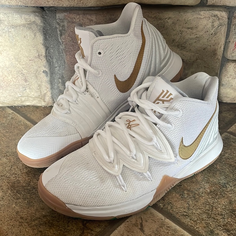 Kyrie 3 “finals”